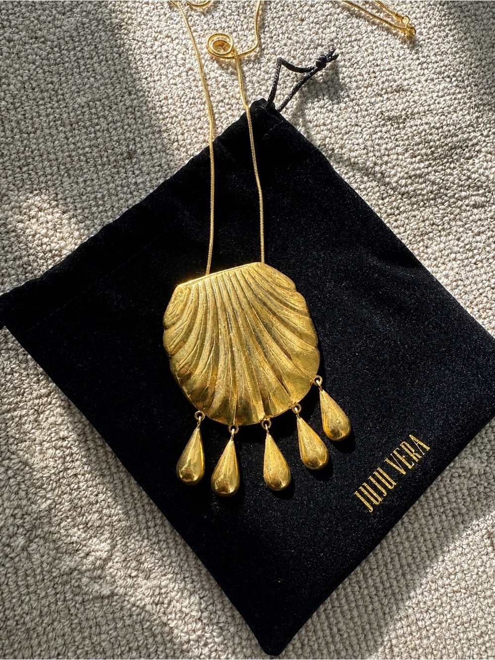 Authentic Juju Vera Petra Shell Necklace – Gold-Plated Statement Pendant